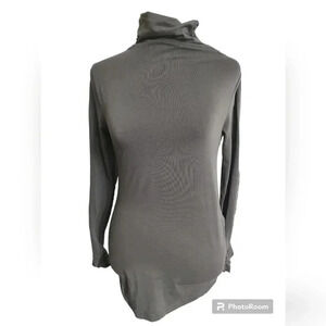 Beyond Threads grey funnel neck turtleneck shirt